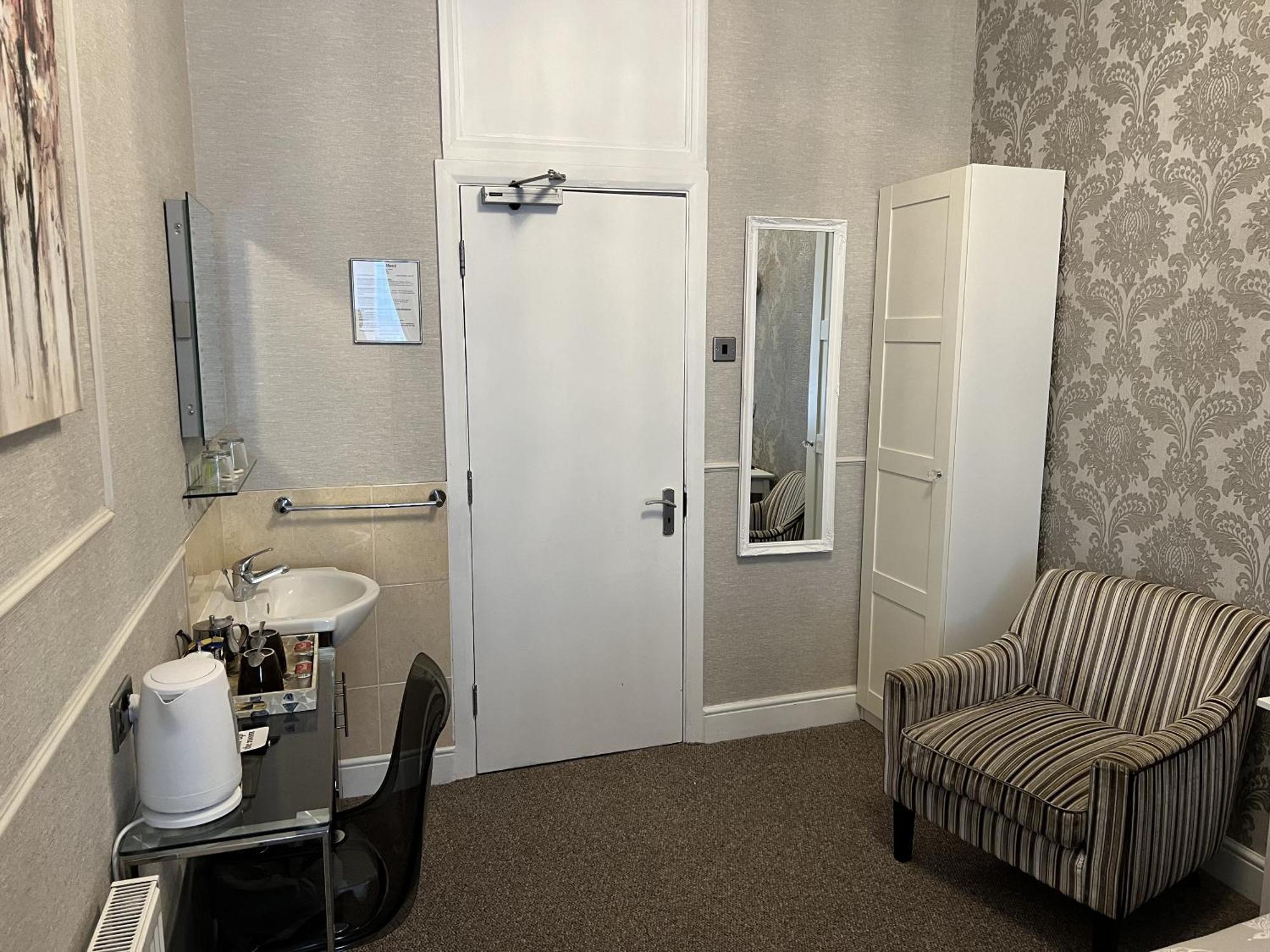 Tanes Hotel Cardiff Rum bild