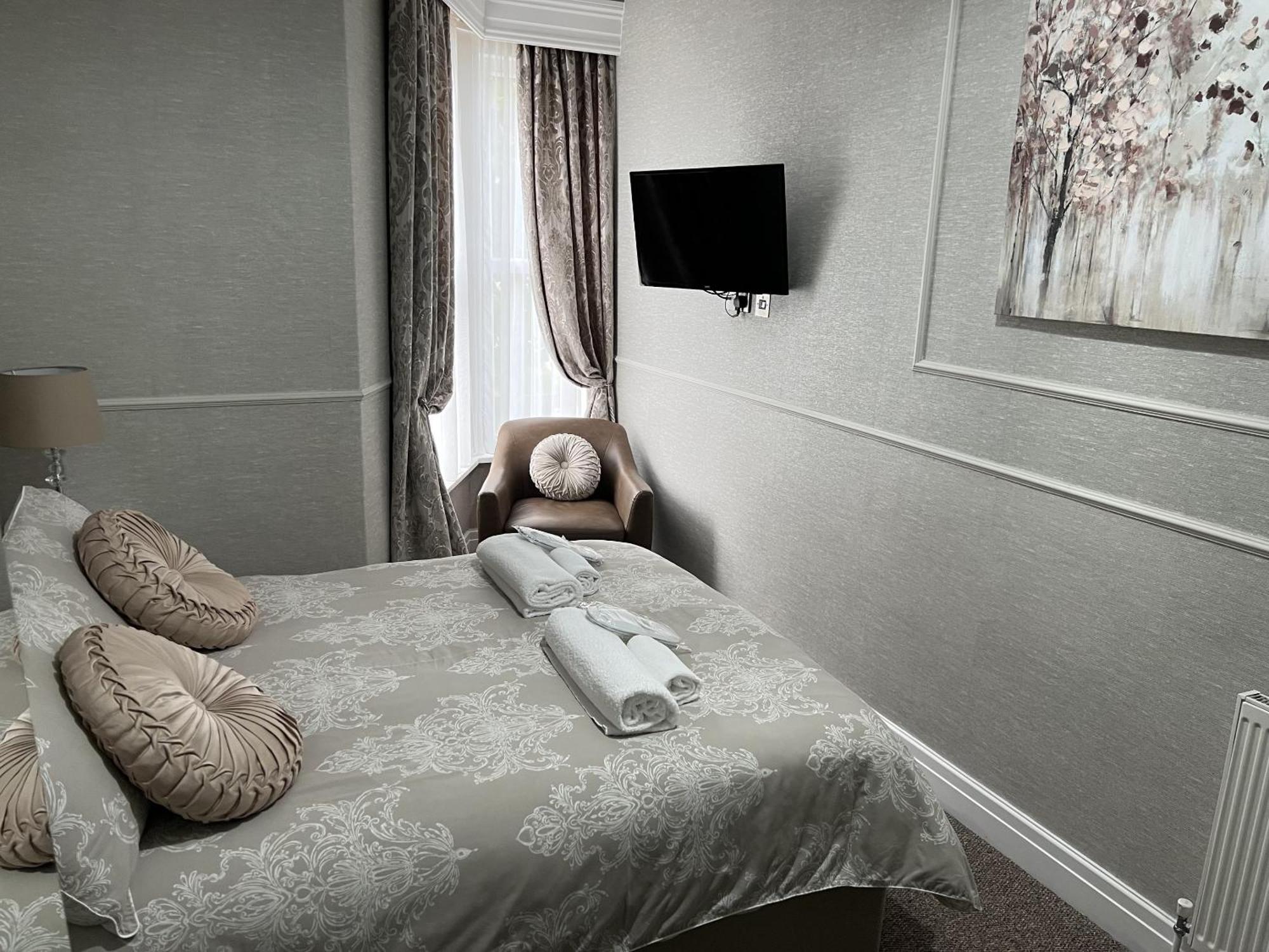 Tanes Hotel Cardiff Rum bild